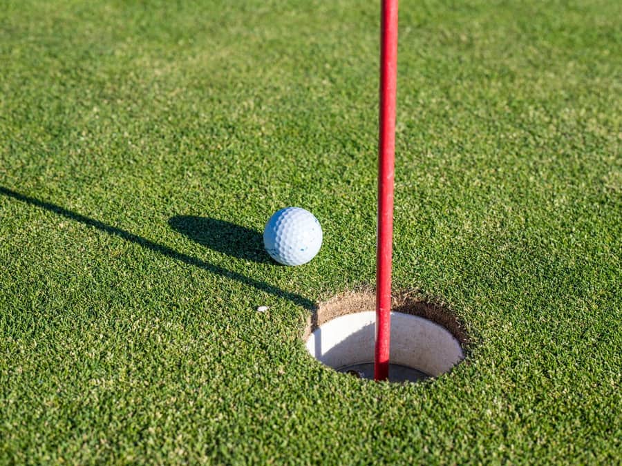 Artificial grass putting green setting Artificial grass putting green setting, artificial grass in the UK