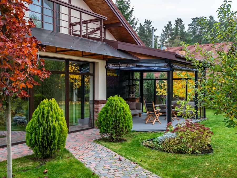 Artificial grass small courtyard setting Artificial grass small courtyard setting, artificial grass in the UK